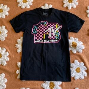 🌼 MTV t-shirt women’s size small